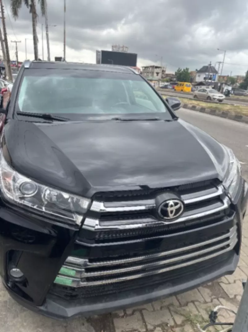 Toyota Highlander   - 2015