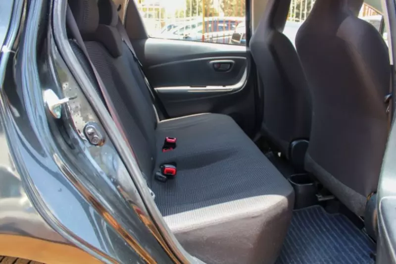 Toyota Vitz   - 2018