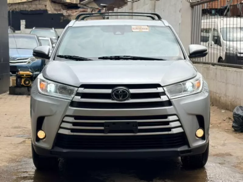 Toyota Highlander   - 2017