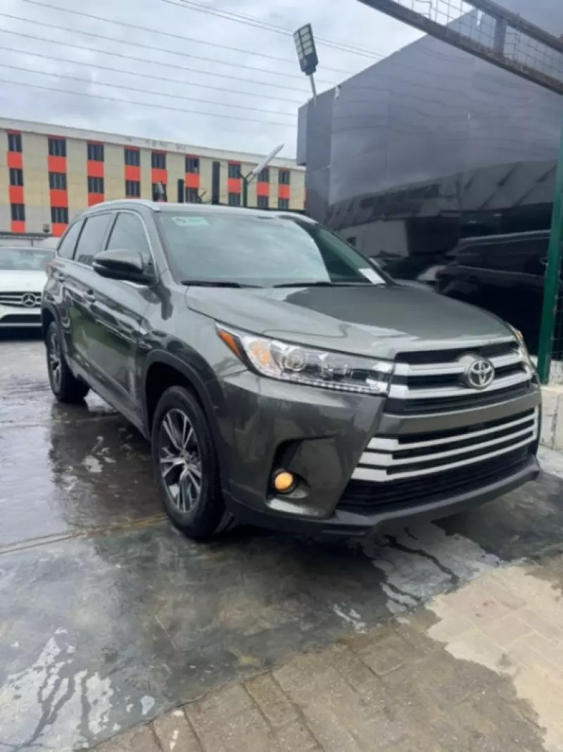 TOYOTA Highlander   - 2017