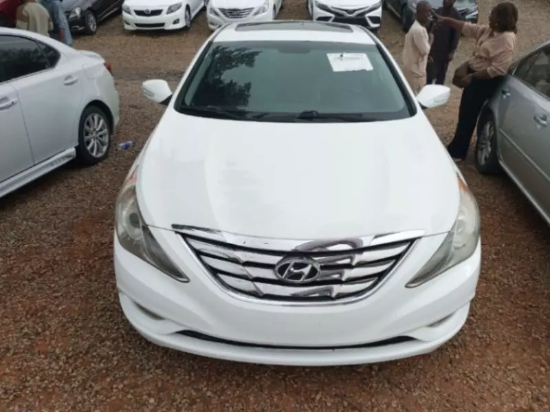 Hyundai Sonata   - 2012