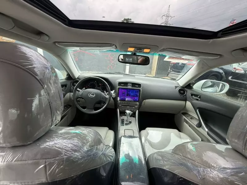 Lexus IS - 2010