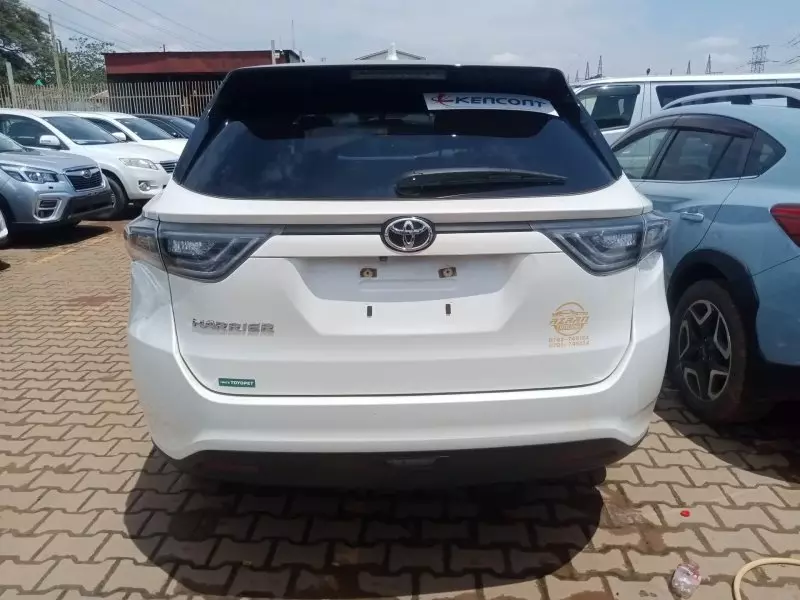Toyota Harrier   - 2016