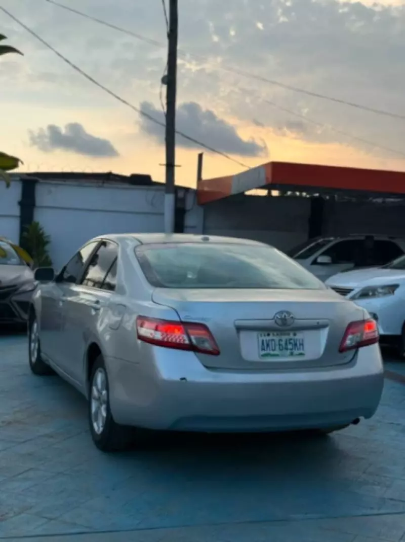 TOYOTA Camry   - 2011