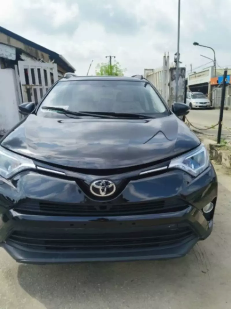 Toyota RAV 4   - 2016
