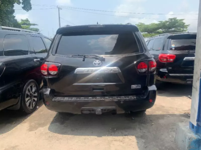 Toyota Sequoia   - 2018