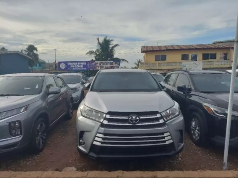 TOYOTA Highlander   - 2018
