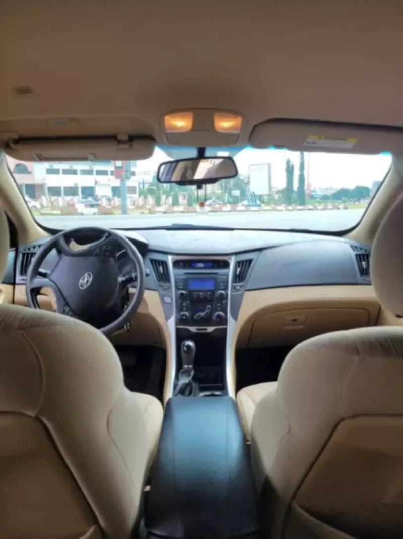 Hyundai Sonata   - 2013