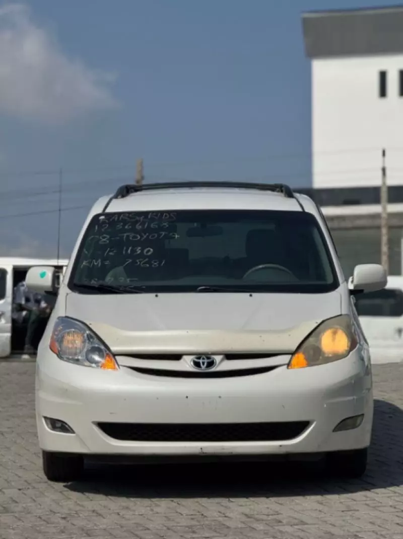Toyota Sienna   - 2008