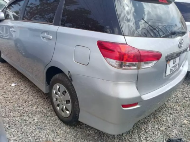TOYOTA Wish   - 2010