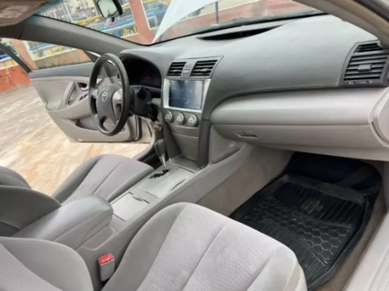 TOYOTA Camry   - 2010
