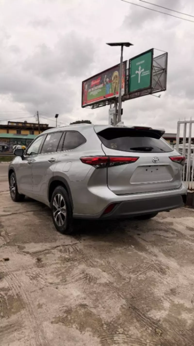 TOYOTA Highlander   - 2020