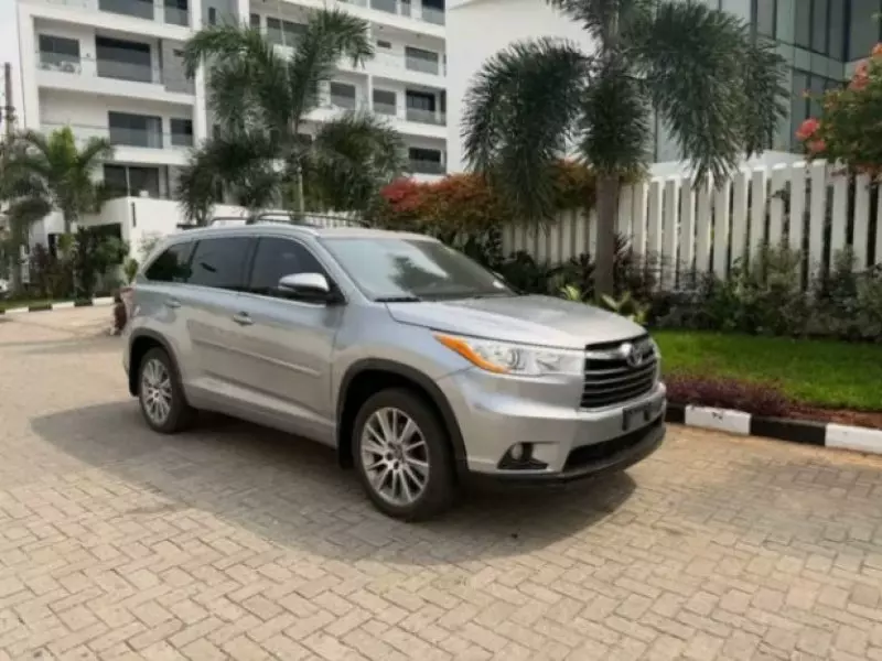 Toyota Highlander   - 2013