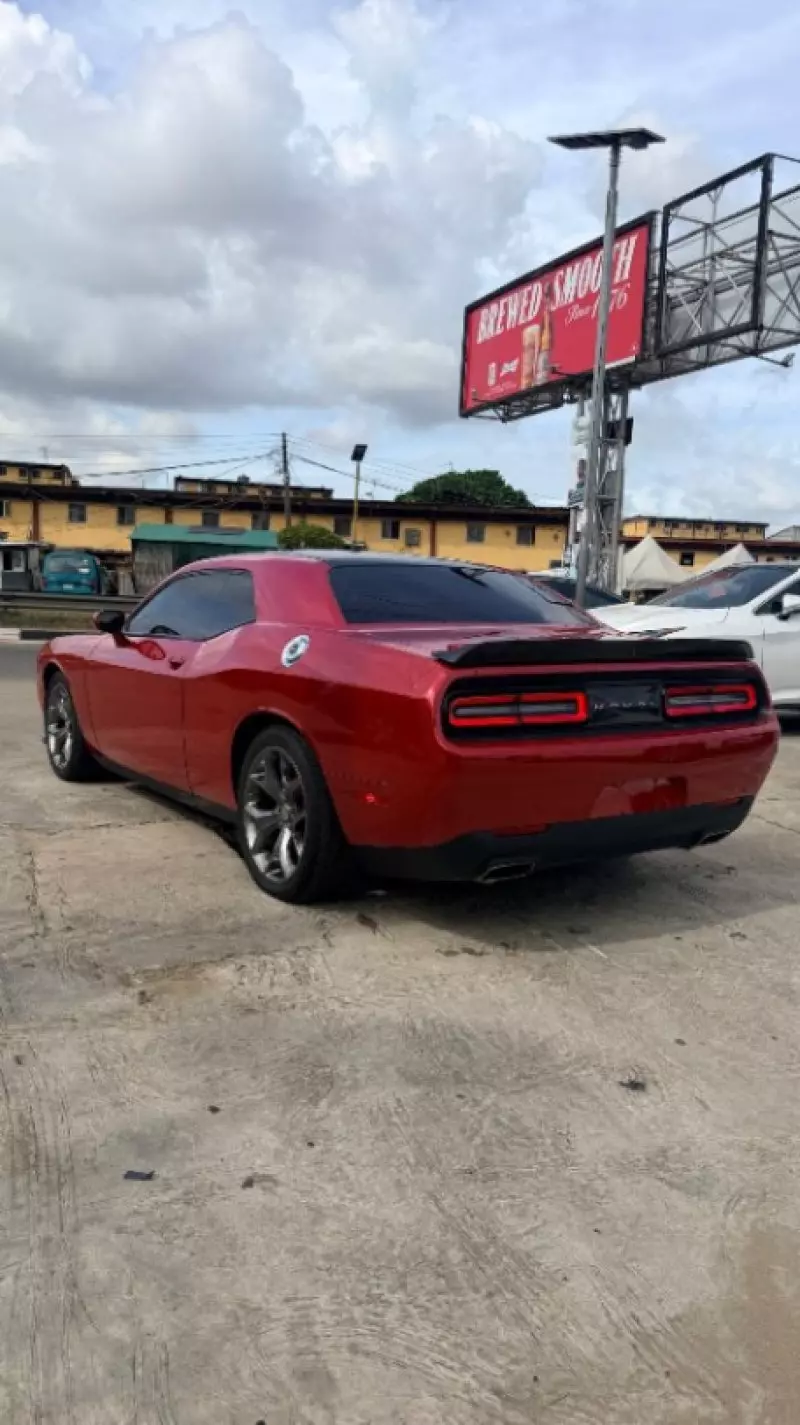 Dodge Challenger   - 2016
