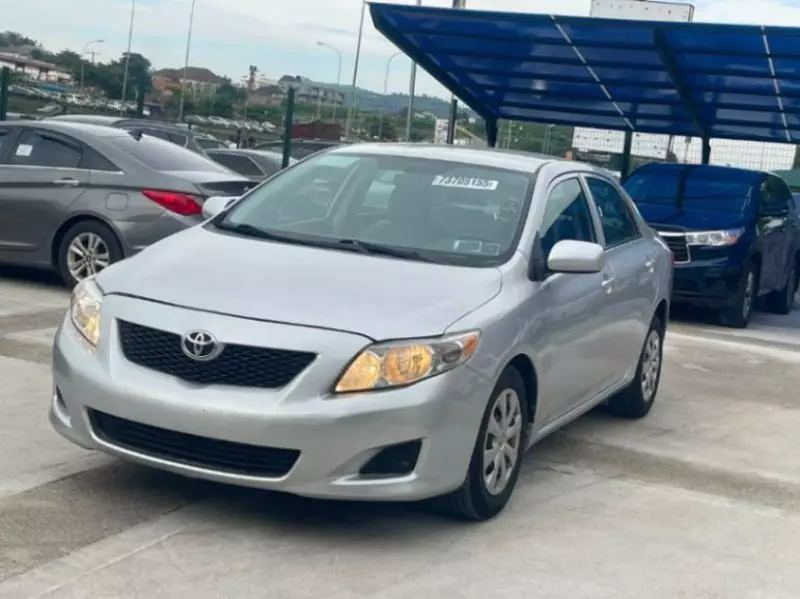 TOYOTA Corolla   - 2010