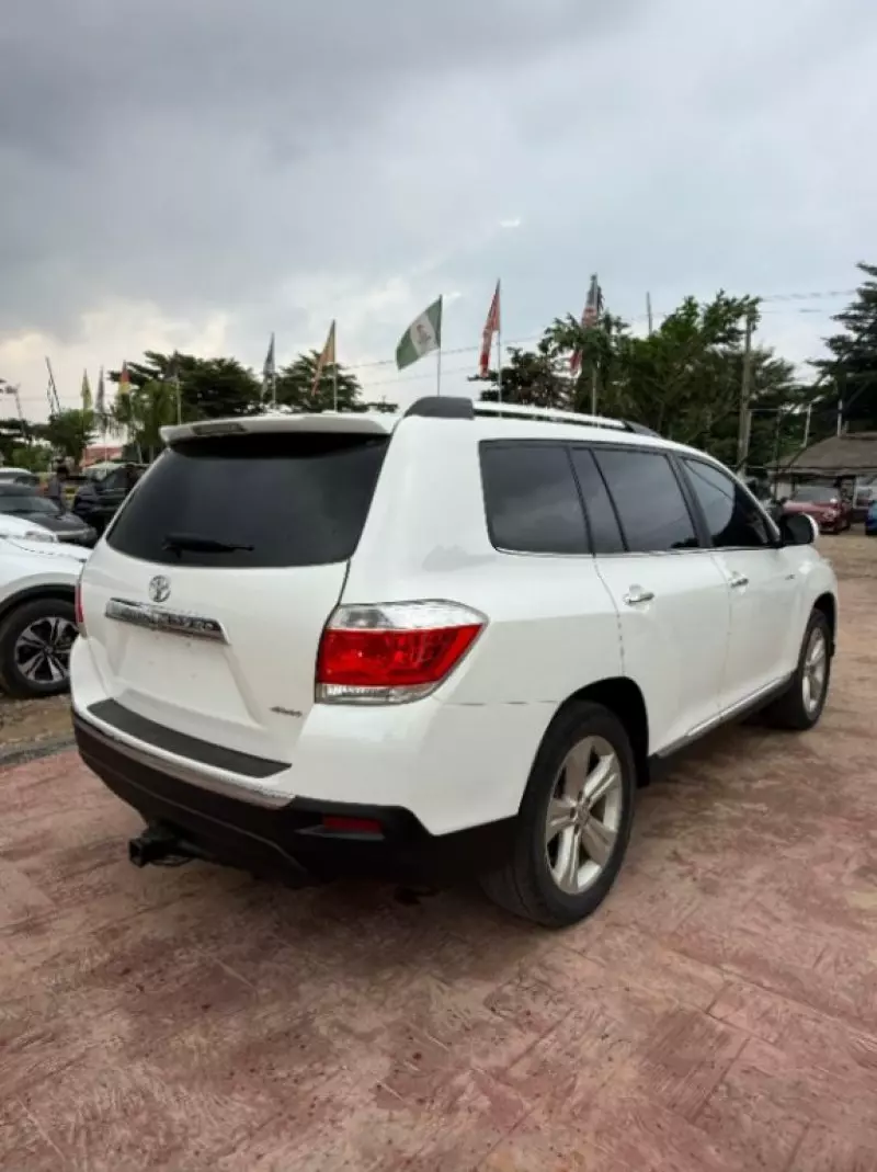 TOYOTA Highlander   - 2012
