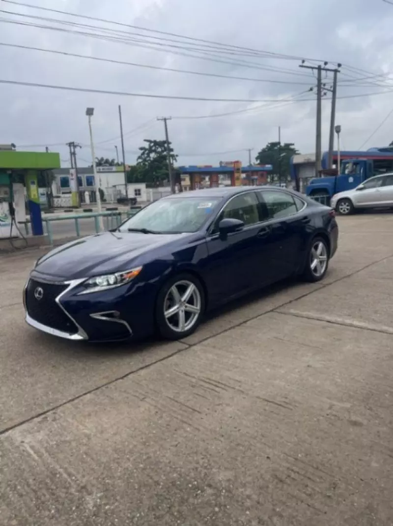 Lexus ES   - 2013