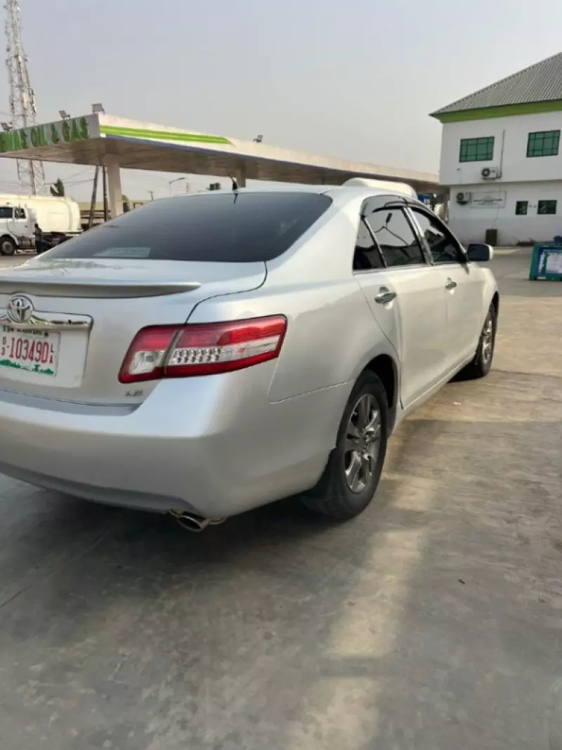 TOYOTA Camry   - 2009