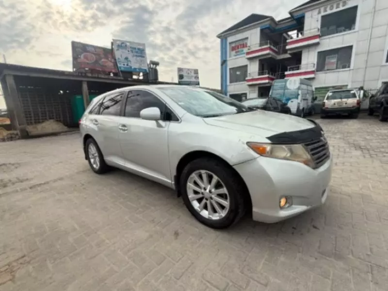 TOYOTA Venza   - 2011