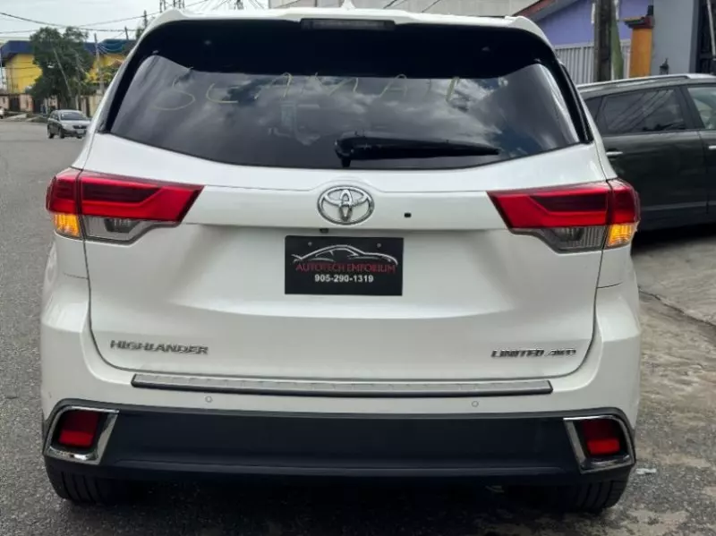 TOYOTA Highlander   - 2018