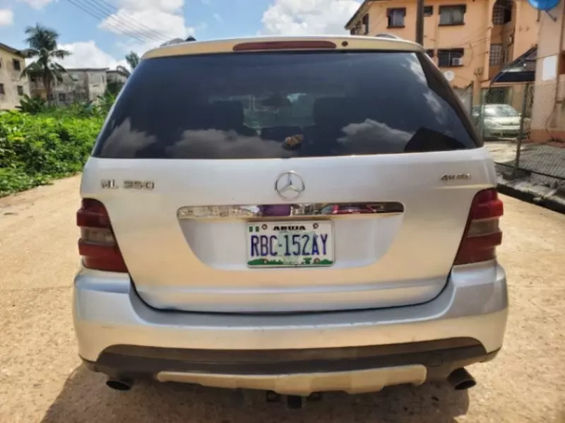Mercedes-Benz ML 350   - 2005
