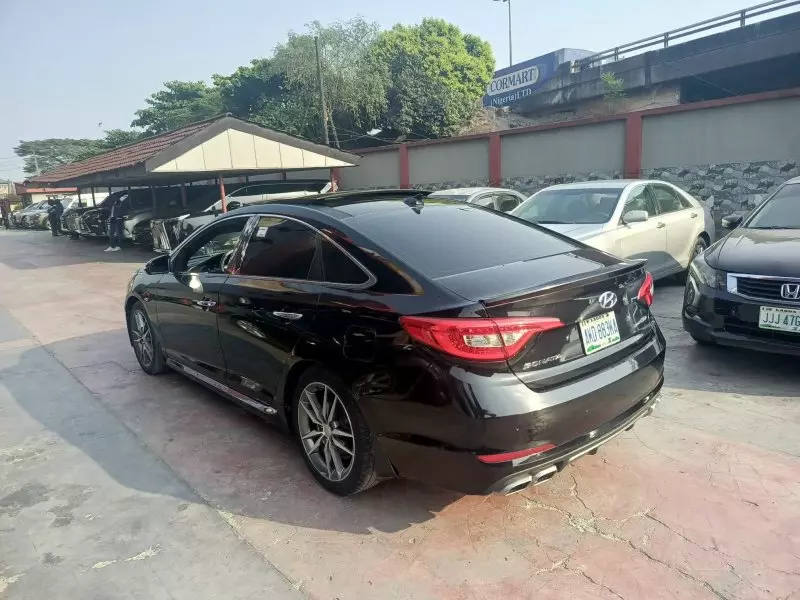 Hyundai Sonata   - 2015