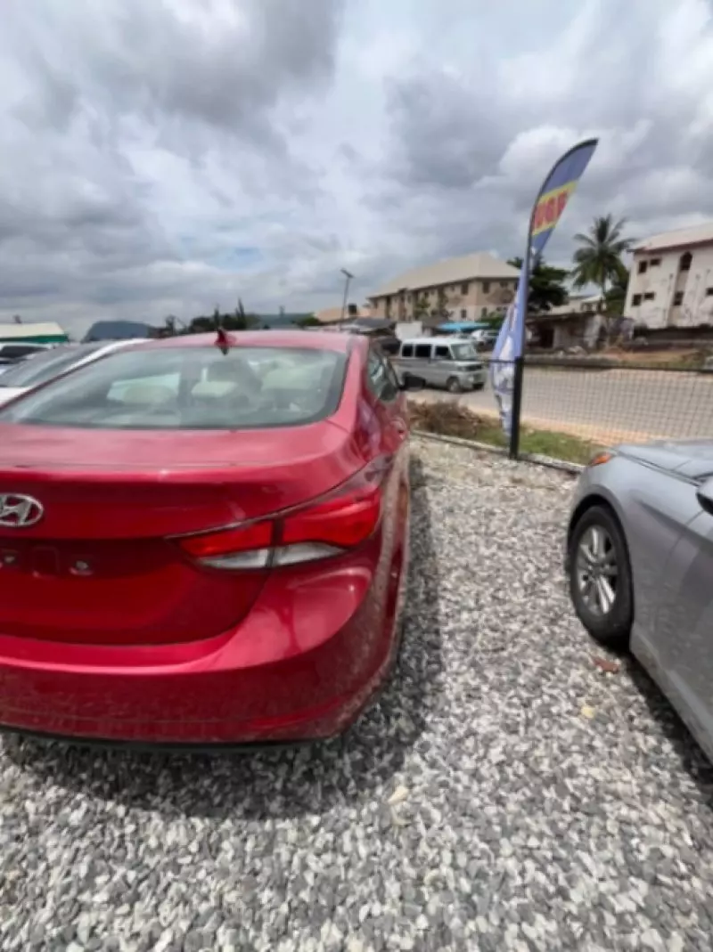 Hyundai Elantra   - 2014