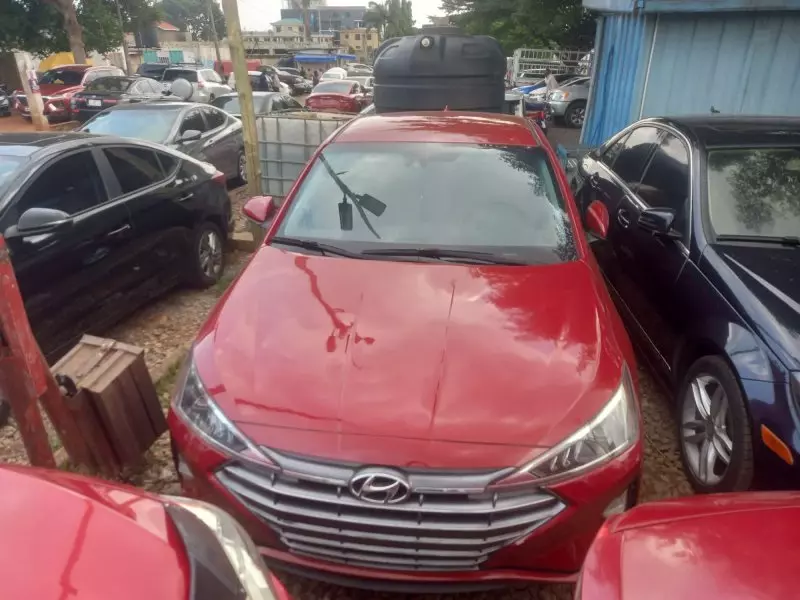 Hyundai Elantra   - 2020