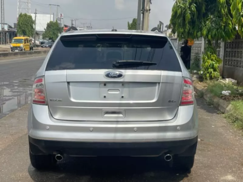 Ford Edge   - 2010