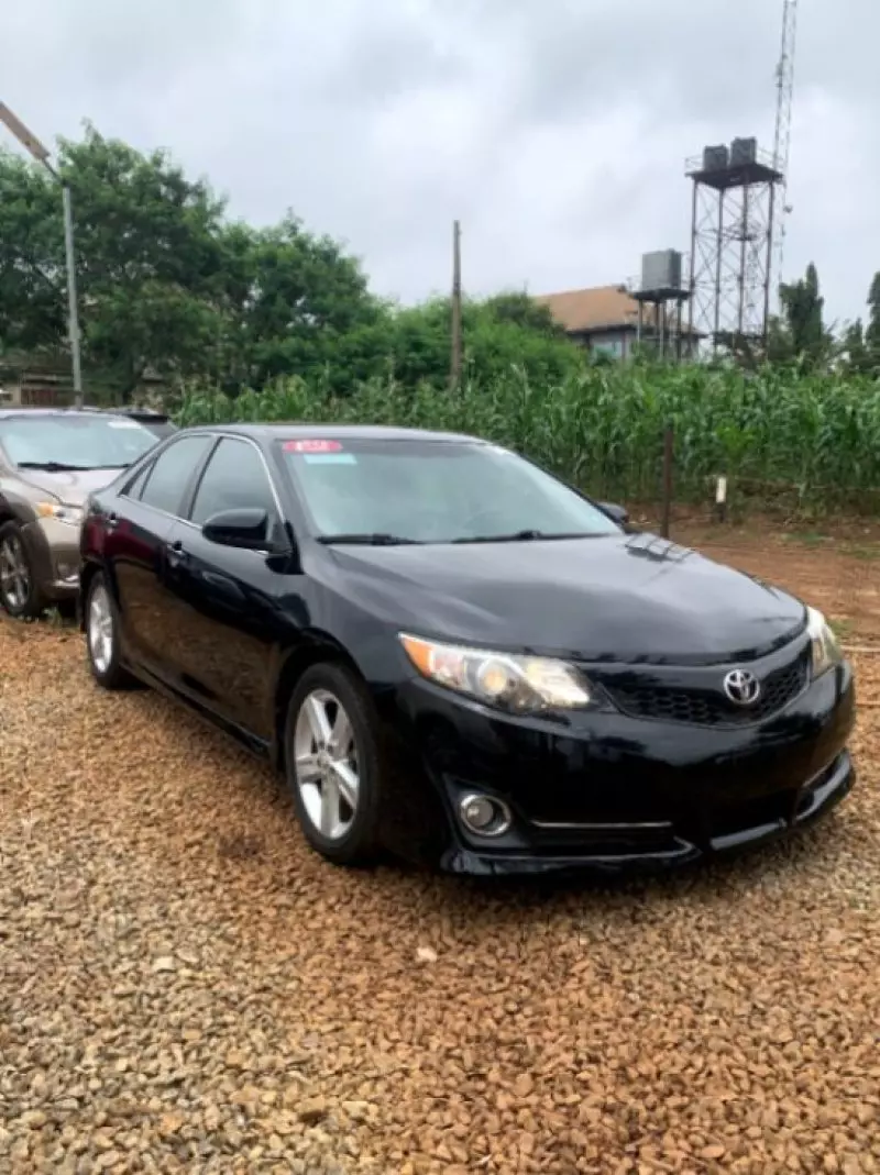 TOYOTA Camry - 2012