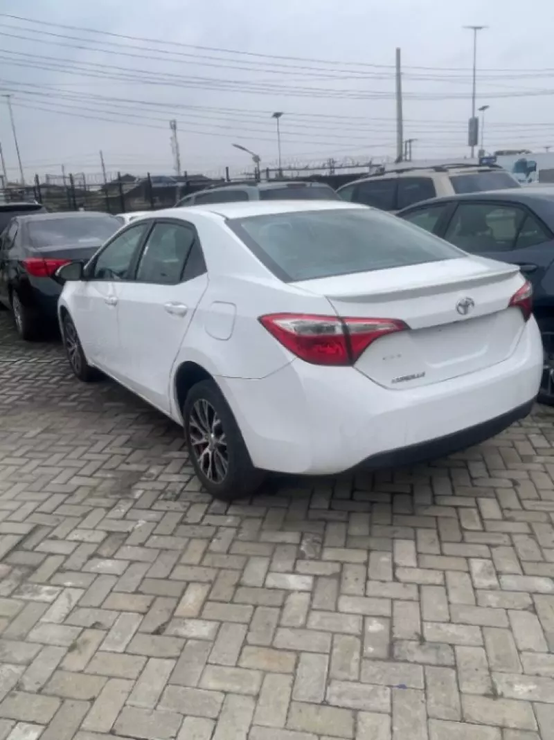 TOYOTA Corolla   - 2015