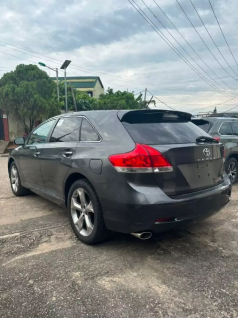 TOYOTA Venza   - 2011