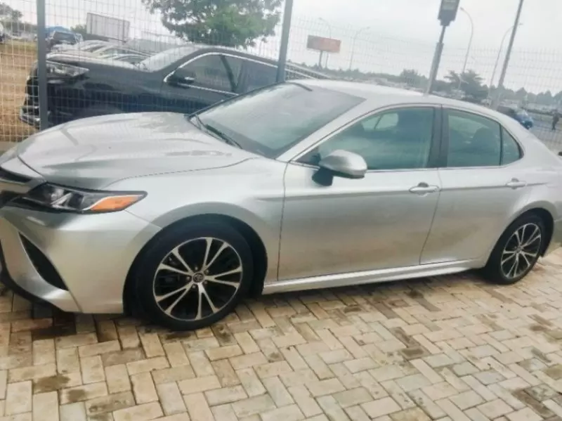 Toyota Camry   - 2019