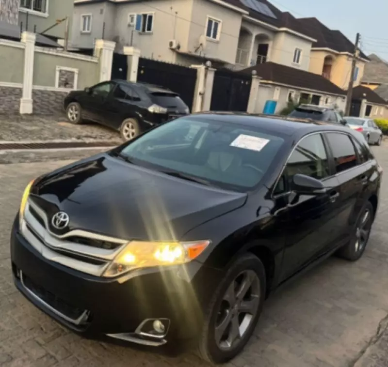 Toyota Venza   - 2013