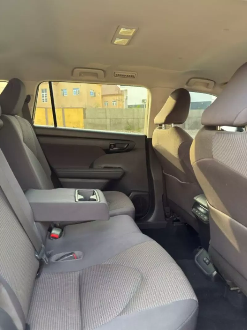Toyota Highlander   - 2021