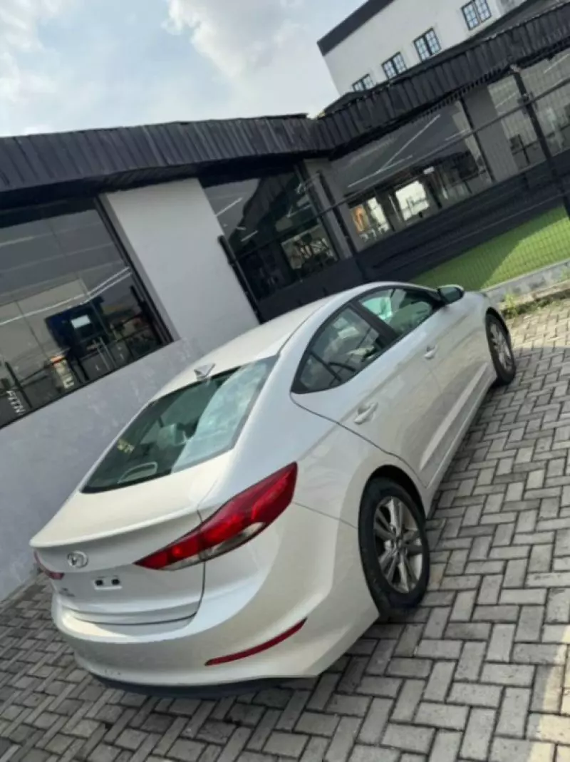Hyundai Elantra   - 2017