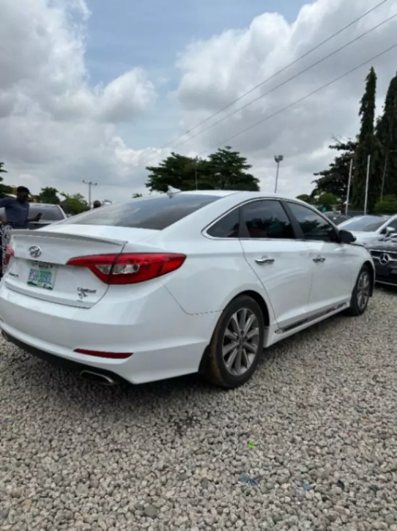 Hyundai Sonata   - 2016