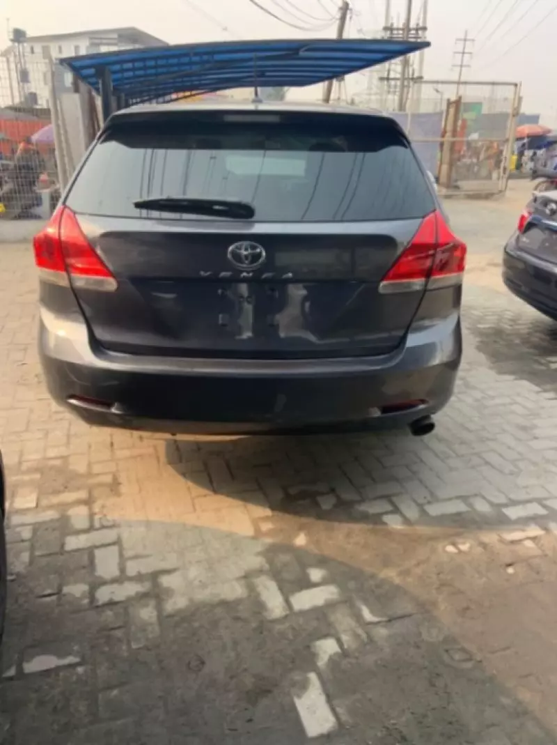 Toyota Venza   - 2010