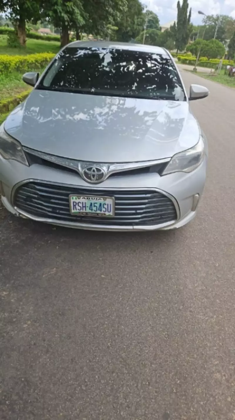 Toyota Avalon   - 2014
