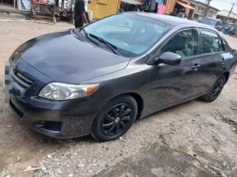 TOYOTA Corolla   - 2010