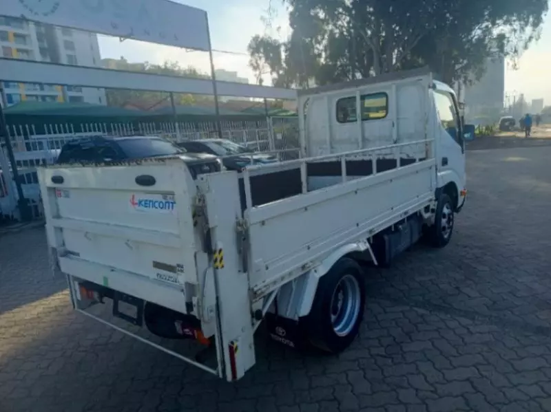 Toyota Dyna   - 2017