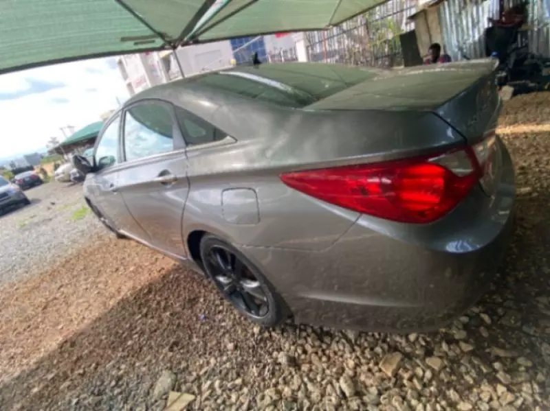 Hyundai Sonata - 2012