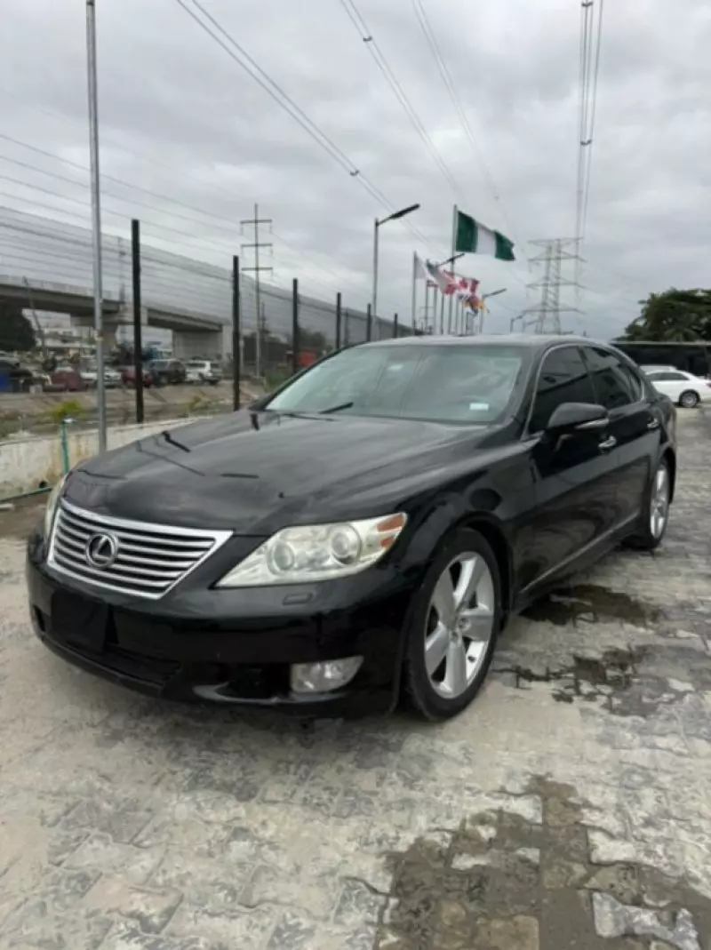 Lexus LS 460   - 2007