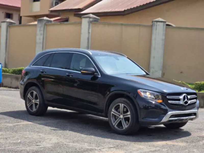 Mercedes-Benz GLC 300   - 2016