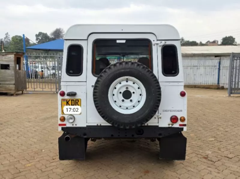 Land Rover Defender   - 2014