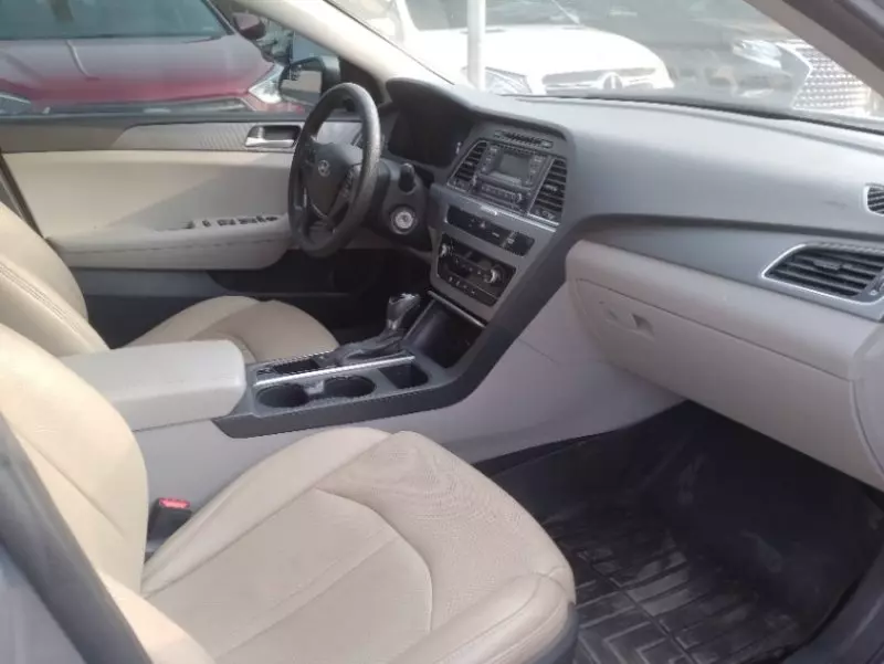 Hyundai Sonata   - 2015