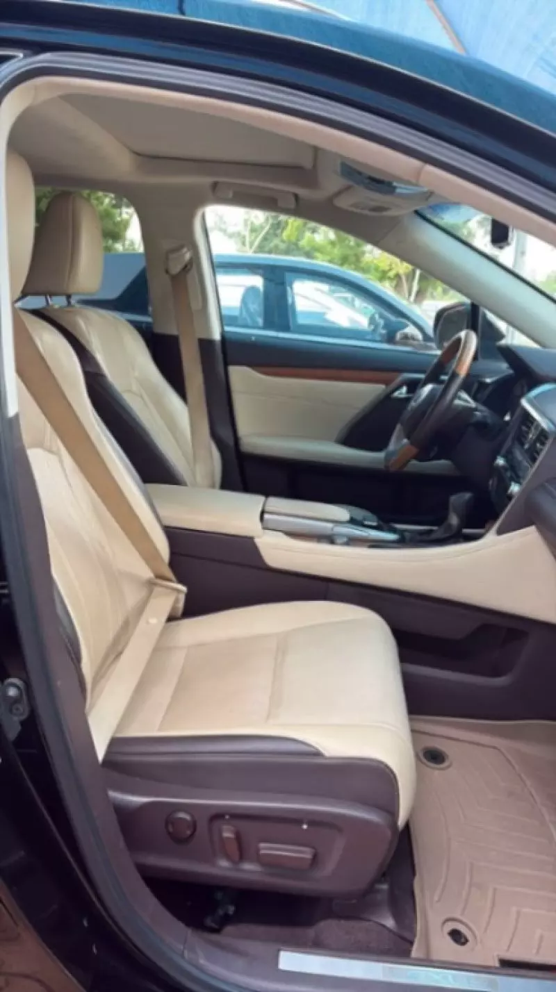 Lexus RX   - 2017