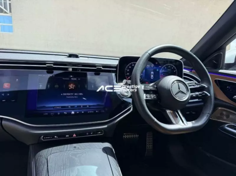Mercedes-Benz 200   - 2024