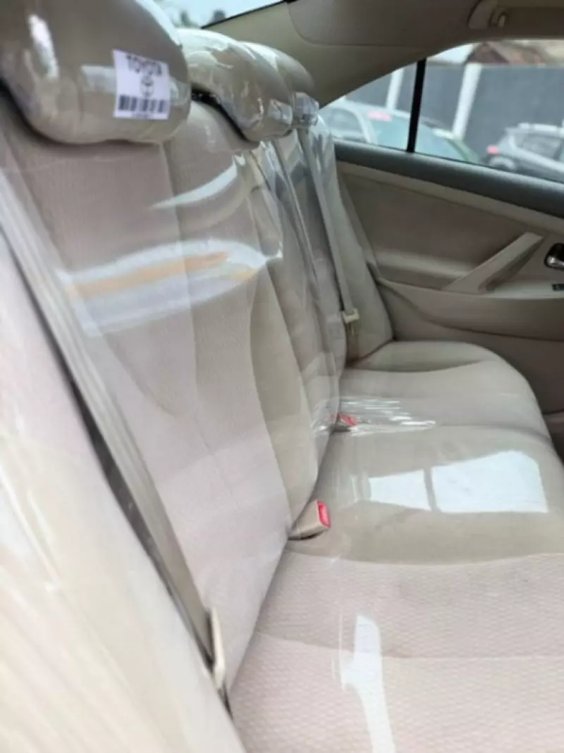 Toyota Camry   - 2011