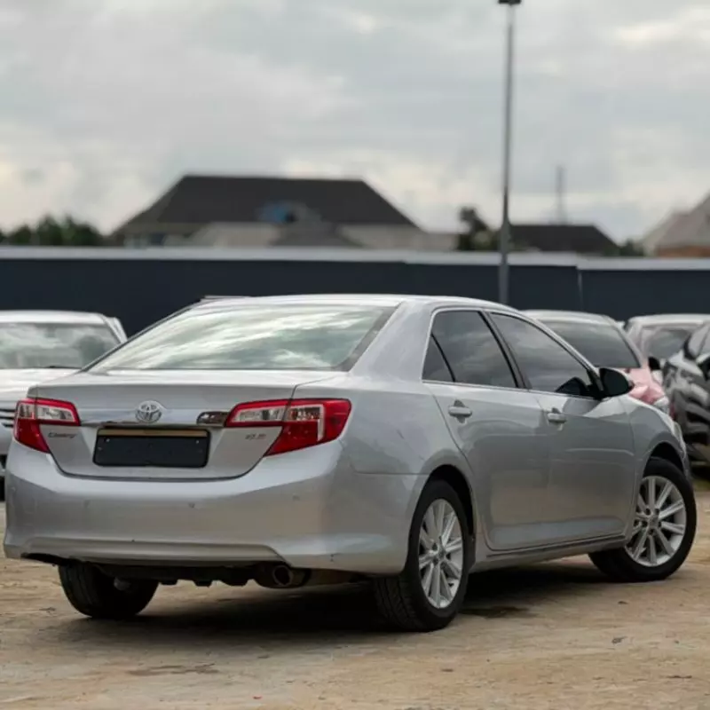 TOYOTA Camry   - 2013